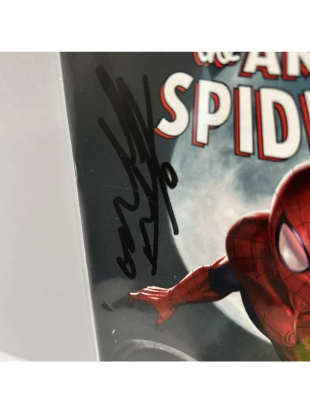 Amazing Spiderman 3 Nm- Personally Signed By Inhyuk Lee Variant Comic Book